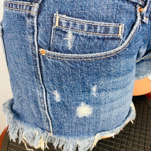 Mossimo Fringed Hem Jean Shorts 9 - Picture 5 of 8